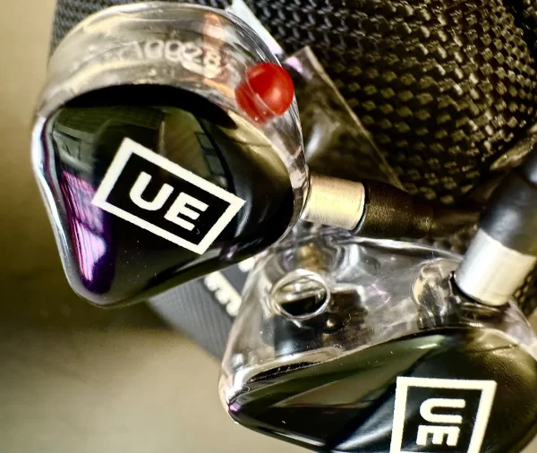 Universal In Ear Monitors